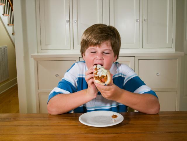 Kasne večere nisu povezane sa gojaznošću kod dece
